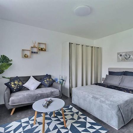 דירות סאן לואיס Studio Renov*Fibre*Parking 3 Min Gare De St-Louis מראה חיצוני תמונה