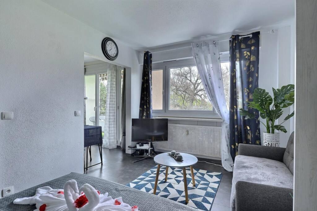 דירות סאן לואיס Studio Renov*Fibre*Parking 3 Min Gare De St-Louis מראה חיצוני תמונה