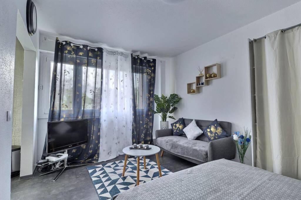 דירות סאן לואיס Studio Renov*Fibre*Parking 3 Min Gare De St-Louis מראה חיצוני תמונה